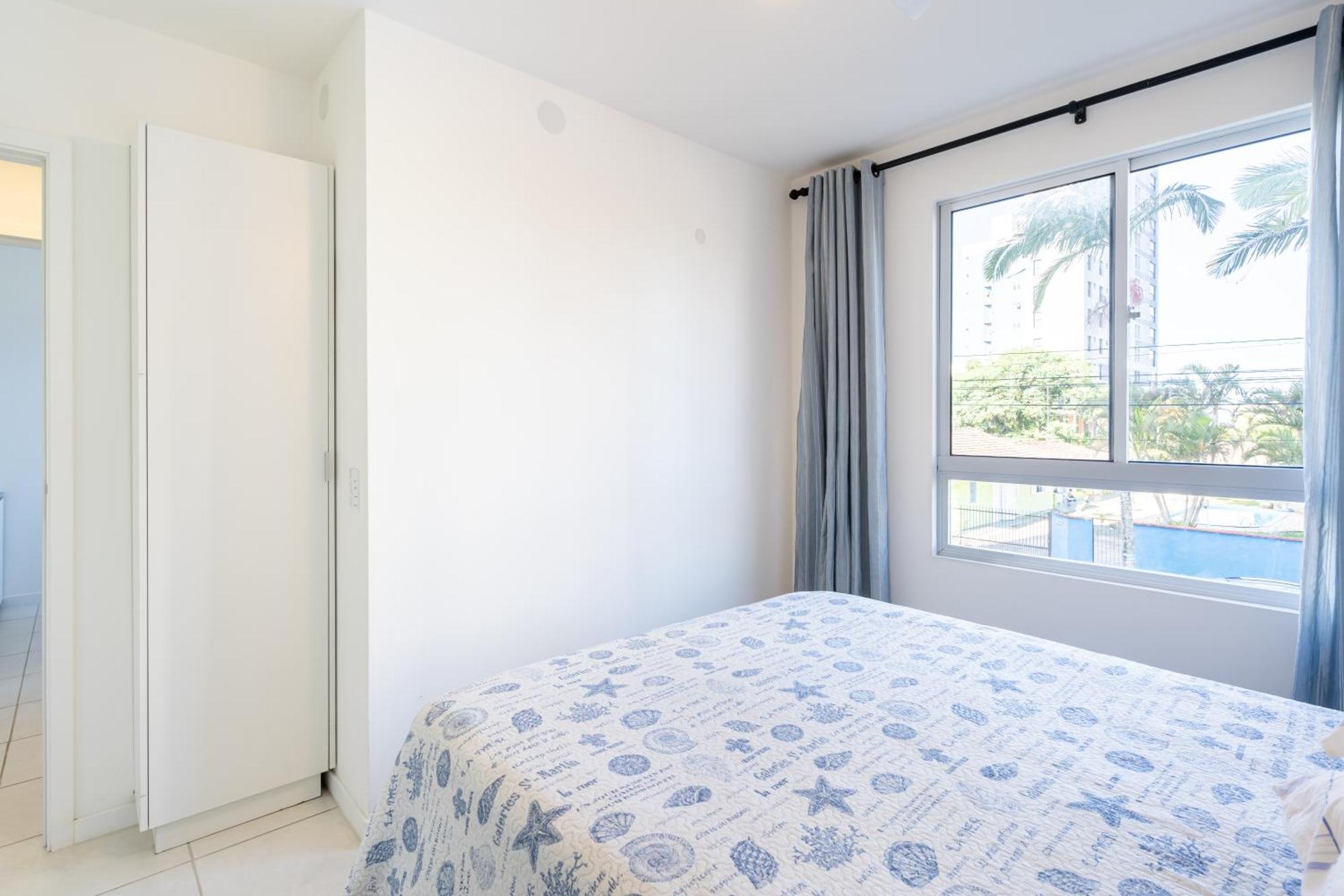 Apartamento Completos A 15min Beto Carreiro Com Wi-fi Churrasqueira Em Com Piscina Portaria 24h Ideal Familia Piçarras