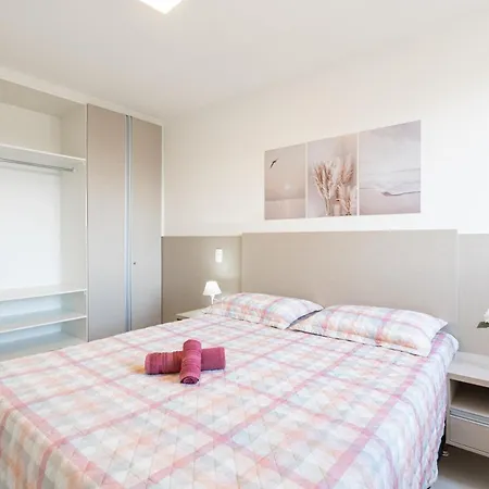 Apartamentos Completos A 15Min Beto Carreiro Com Wi-Fi Churrasqueira Em Condominio Com Piscina Portaria 24H Ideal Para Familia Picarras Room photo